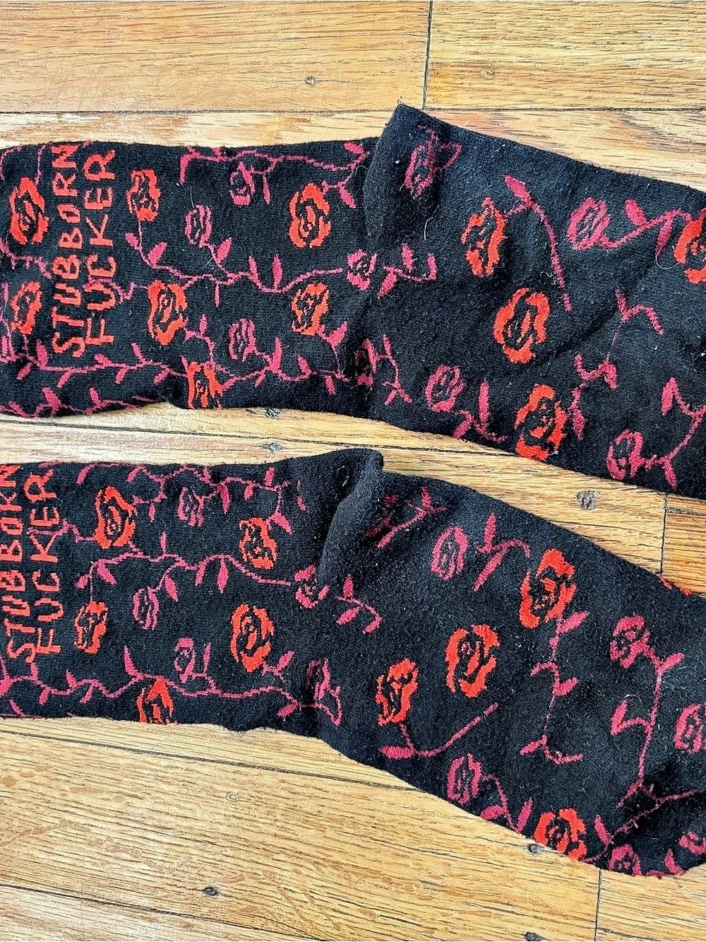 Groovy Things Stubborn Fudger Men's Crew Socks Black & Red Like New
